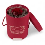 Κόκκινη καπελιέρα με κόκκινο forever τριαντάφυλλο.