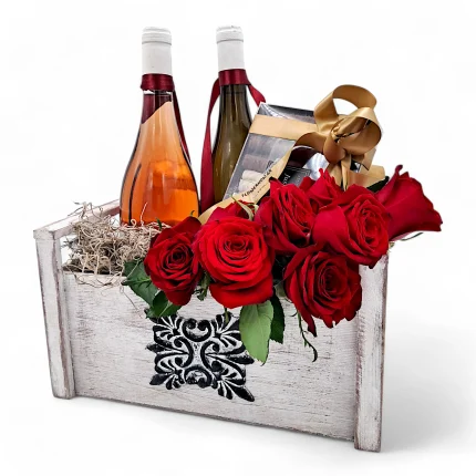 Λευκό καφάσι με 2 κρασιά, τριαντάφυλλα και σοκολατάκια