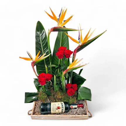 Δίσκος με παραδίσεια και whiskey